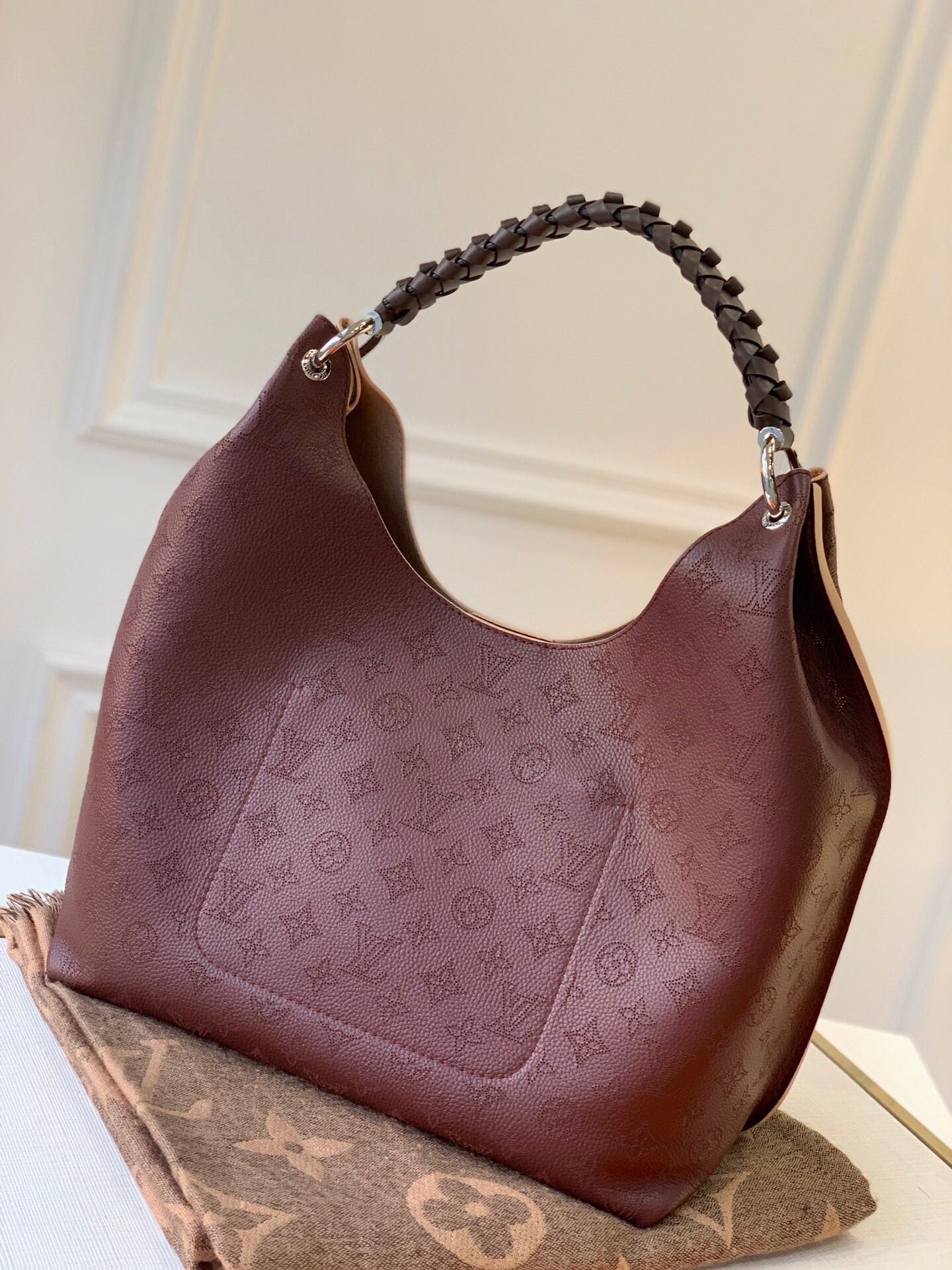 LV M53188 Louis Vuitton Carmel Mahina Bag M52950 Wine Red - luxibagsmall