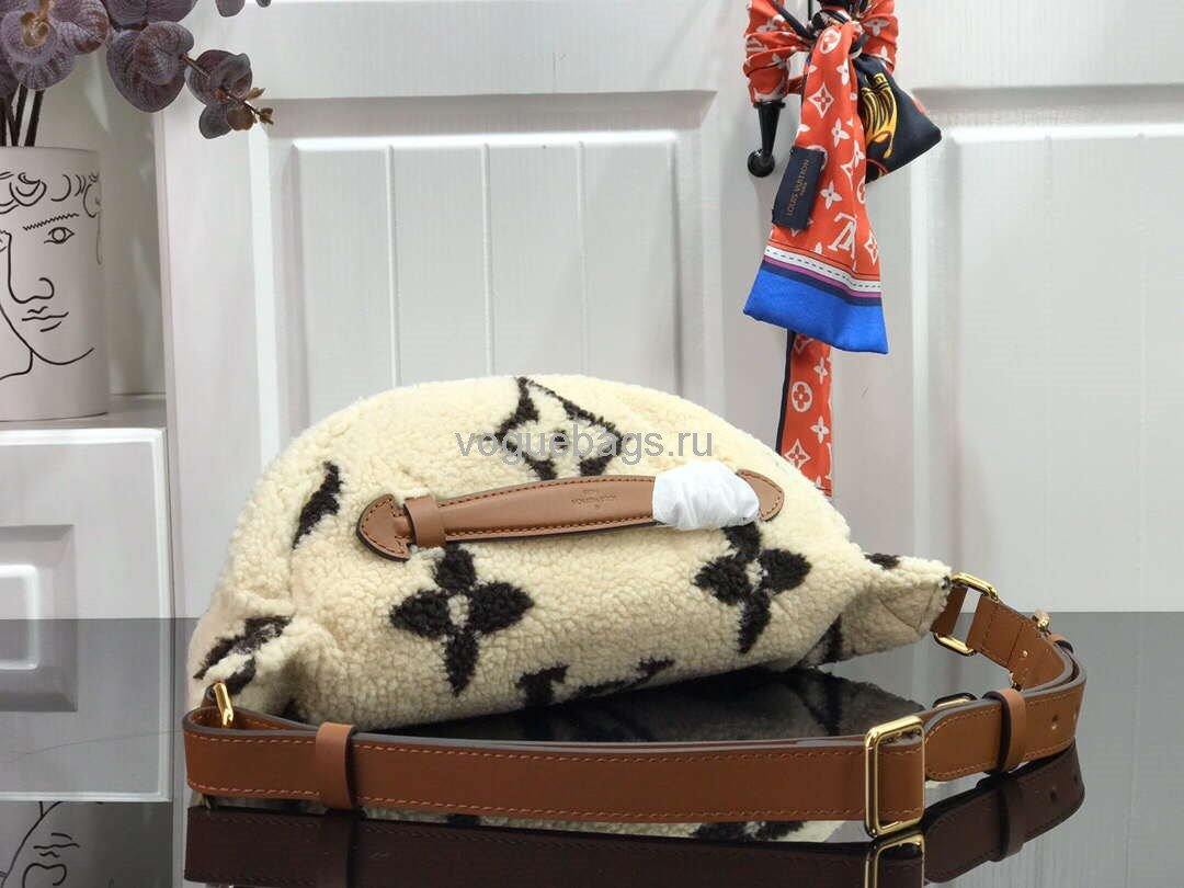 LV M55425 Louis Vuitton Bumbag Shearling Beige - Voguebags