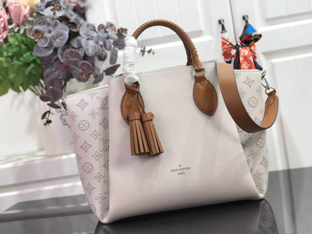 LV M55553 Louis Vuitton Haumea Mahina Bag M55031 Brume Grey - luxibagsmall