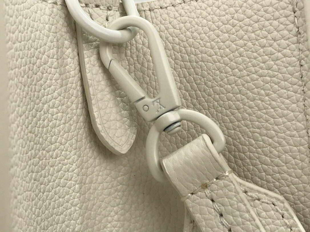 LV M55846 Louis Vuitton Lockme Tote MM Leathers M55818 Bag White - luxibagsmall