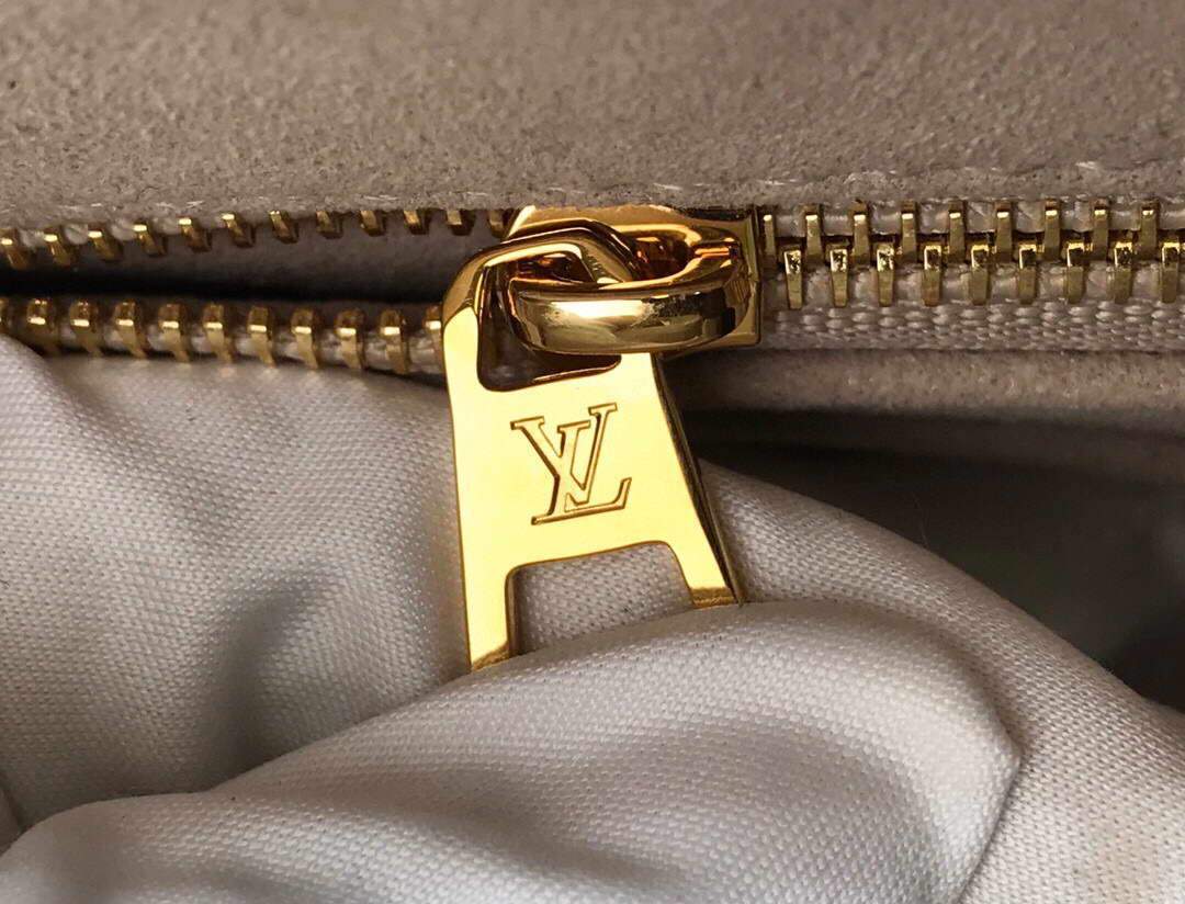 LV M55846 Louis Vuitton Lockme Tote MM Leathers M55818 Bag White - luxibagsmall