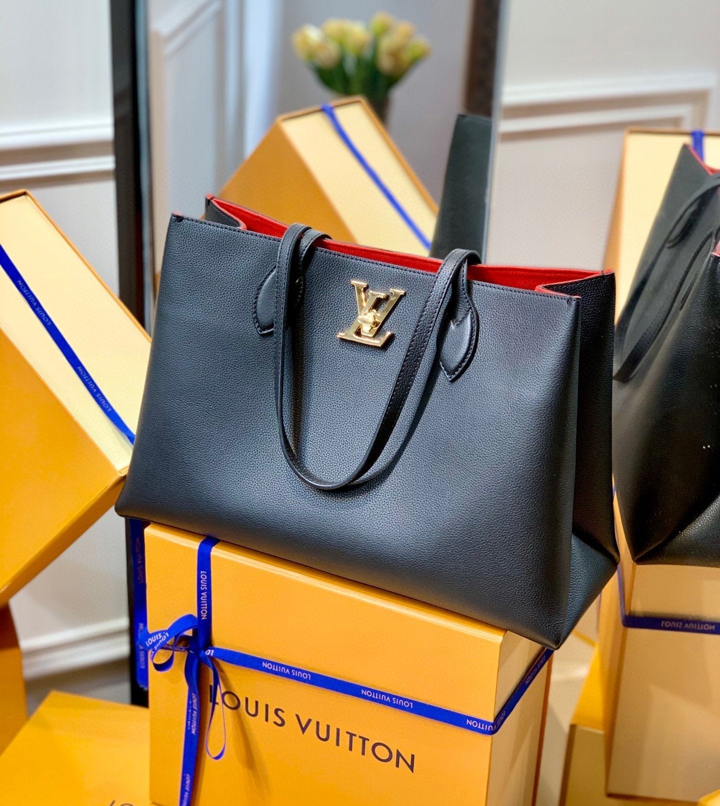 LV M57345 Louis Vuitton M57346 Lockme Shopper M57347 Bag Grained Calf Leather Black - luxibagsmall