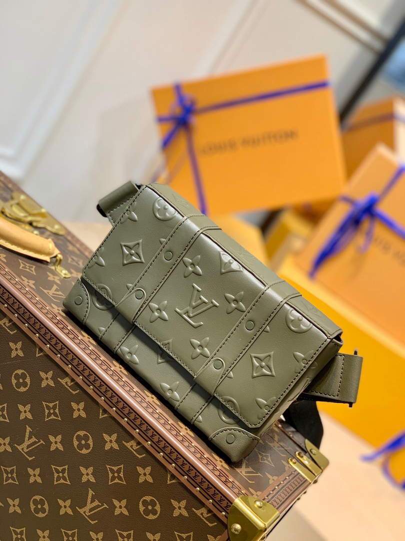 LV M57952 Louis Vuitton Trunk Slingbag Green - luxibagsmall