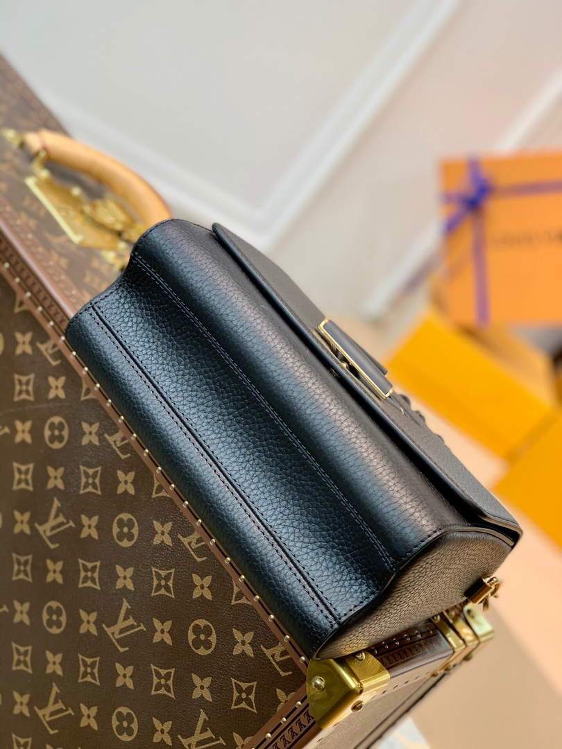 LV M58688 Louis Vuitton Twist MM Leathers Handbag Black - luxibagsmall