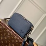 LV M59161 Louis Vuitton Alpha Wearable Wallet Blue