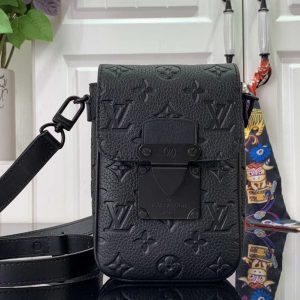 xubag.ru-lv-m81524-louis-vuitton-s-lock-vertical-wearable-wallet-black-001