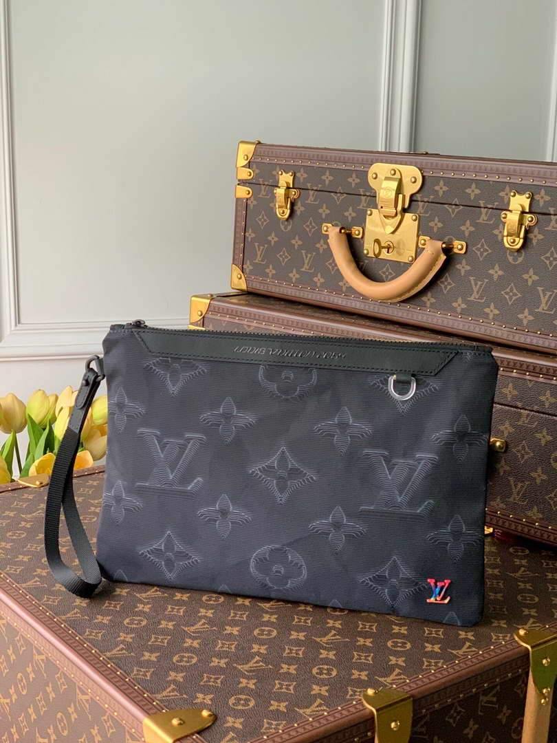 LV M80142 Louis Vuitton 2054 Reversible Pouch Monogram Black And Green - Voguebags