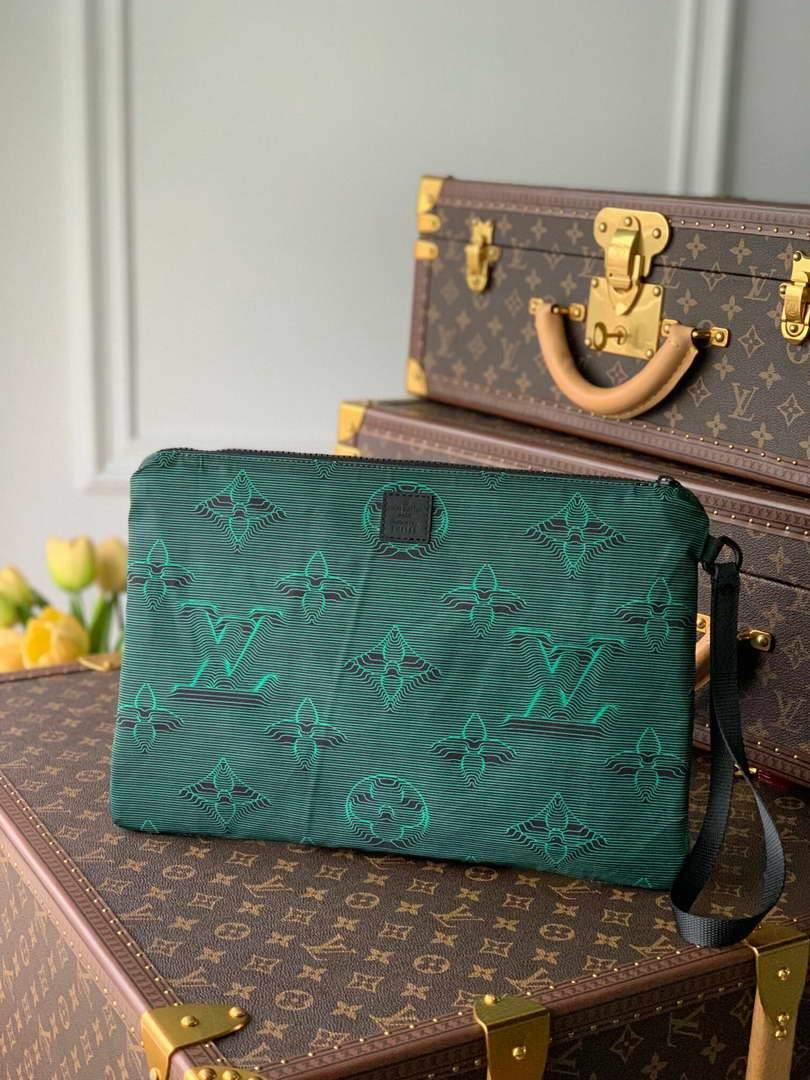 LV M80142 Louis Vuitton 2054 Reversible Pouch Monogram Black And Green - Voguebags