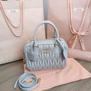 xubag.ru-miumiu-5bb124-matelasse-nappa-leather-top-handle-bag-032