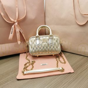 xubag.ru-miumiu-5bp077-matelasse-nappa-leather-top-handle-mini-bag-012