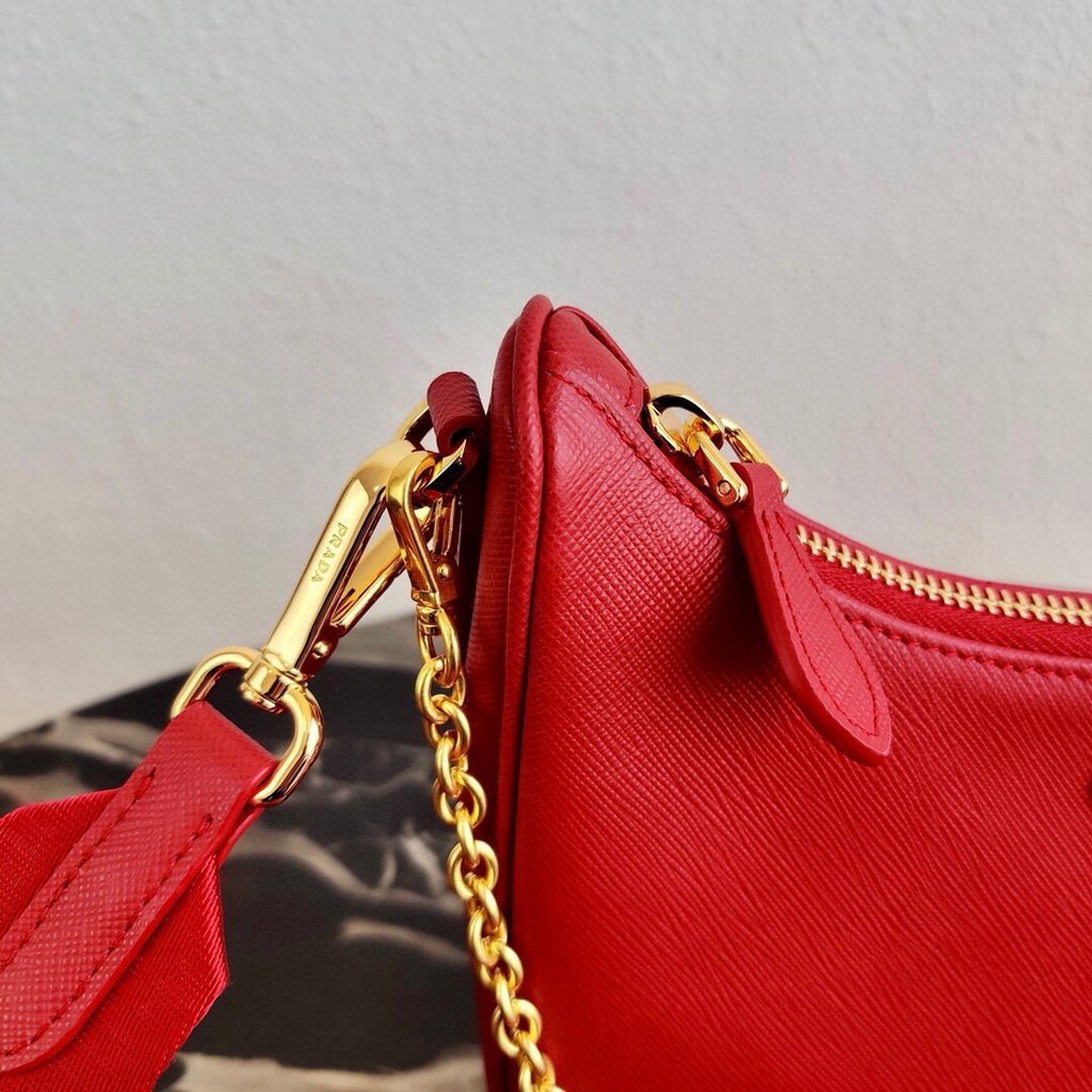 Prada 1BH204 Prada Re-Edition 2005 Saffiano leather Bag in Red - luxibagsmall