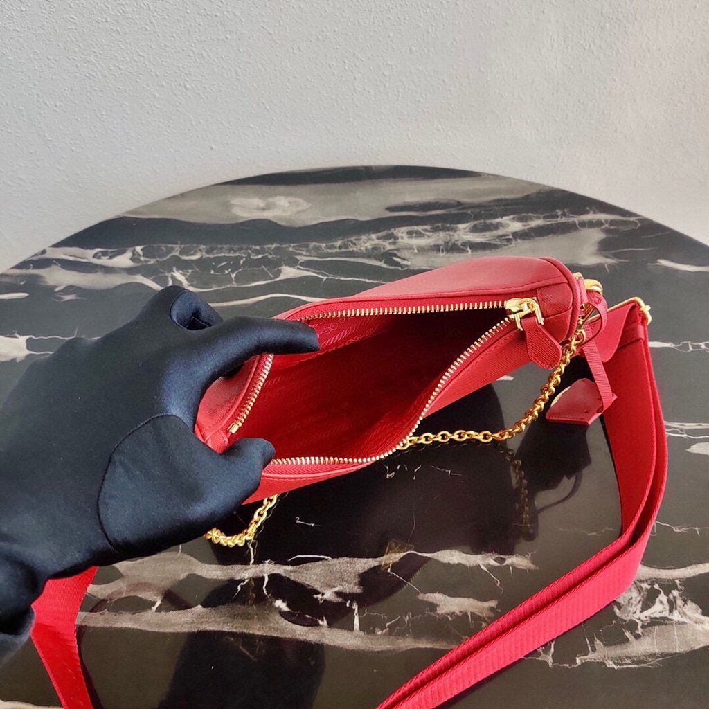 Prada 1BH204 Prada Re-Edition 2005 Saffiano leather Bag in Red - luxibagsmall