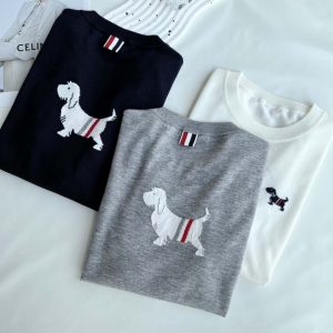 xubag.ru-thom-browne-womens-puppy-jacquard-short-sleeve-cardigan-t-shirt-t700038-001