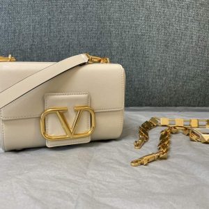 xubag.ru-valentino-xw2b0j96-stud-sign-grainy-calfskin-shoulder-bag-01