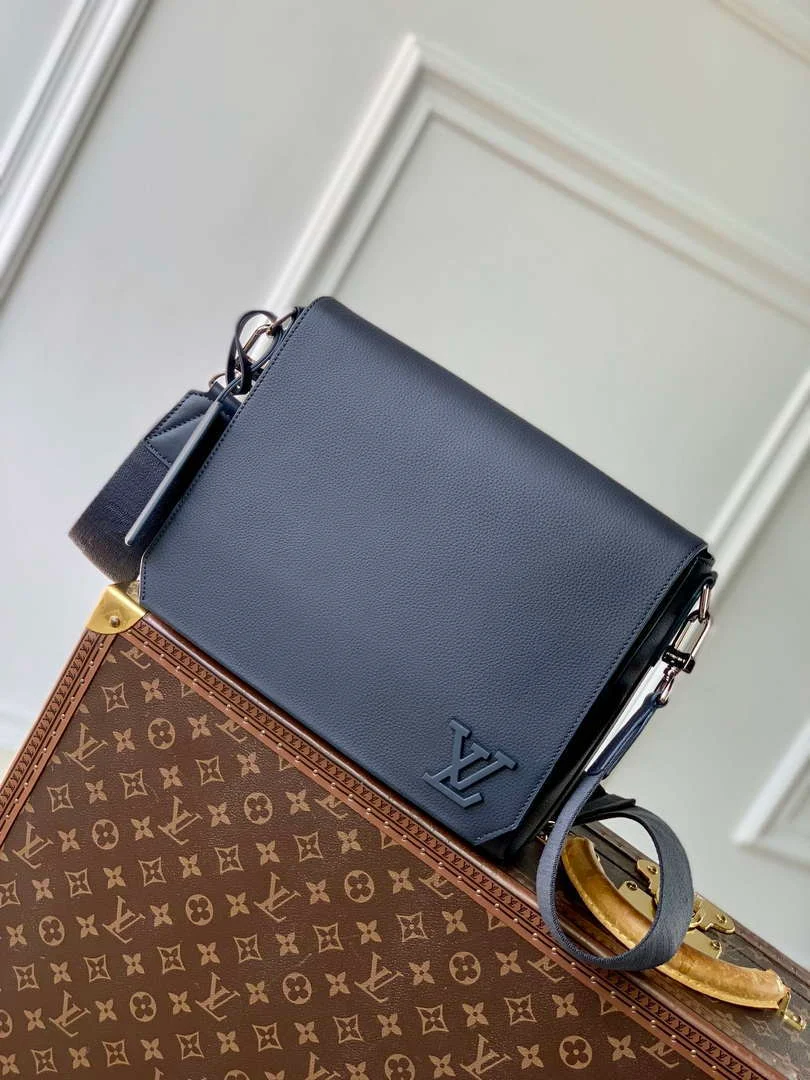 Louis Vuitton LV M11599 Takeoff Messenger MM Navy Blue