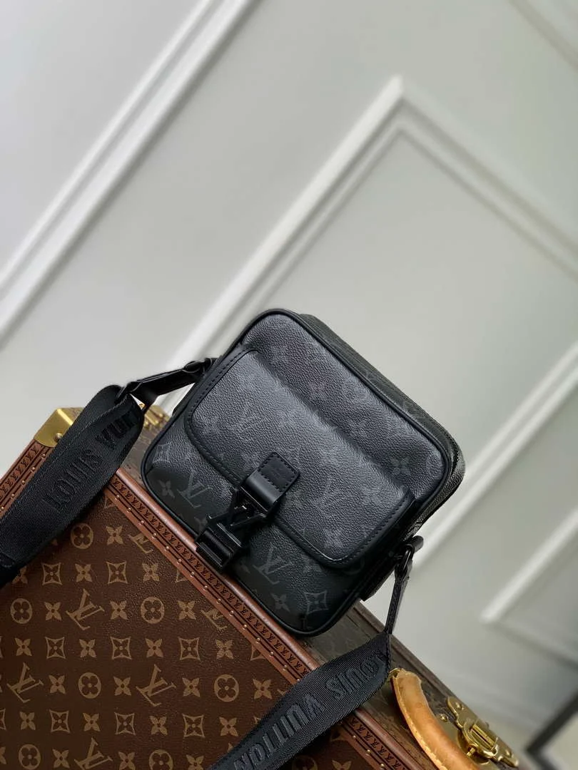 Louis Vuitton LV M12518 TGetaway Messenger Monogram Eclipse
