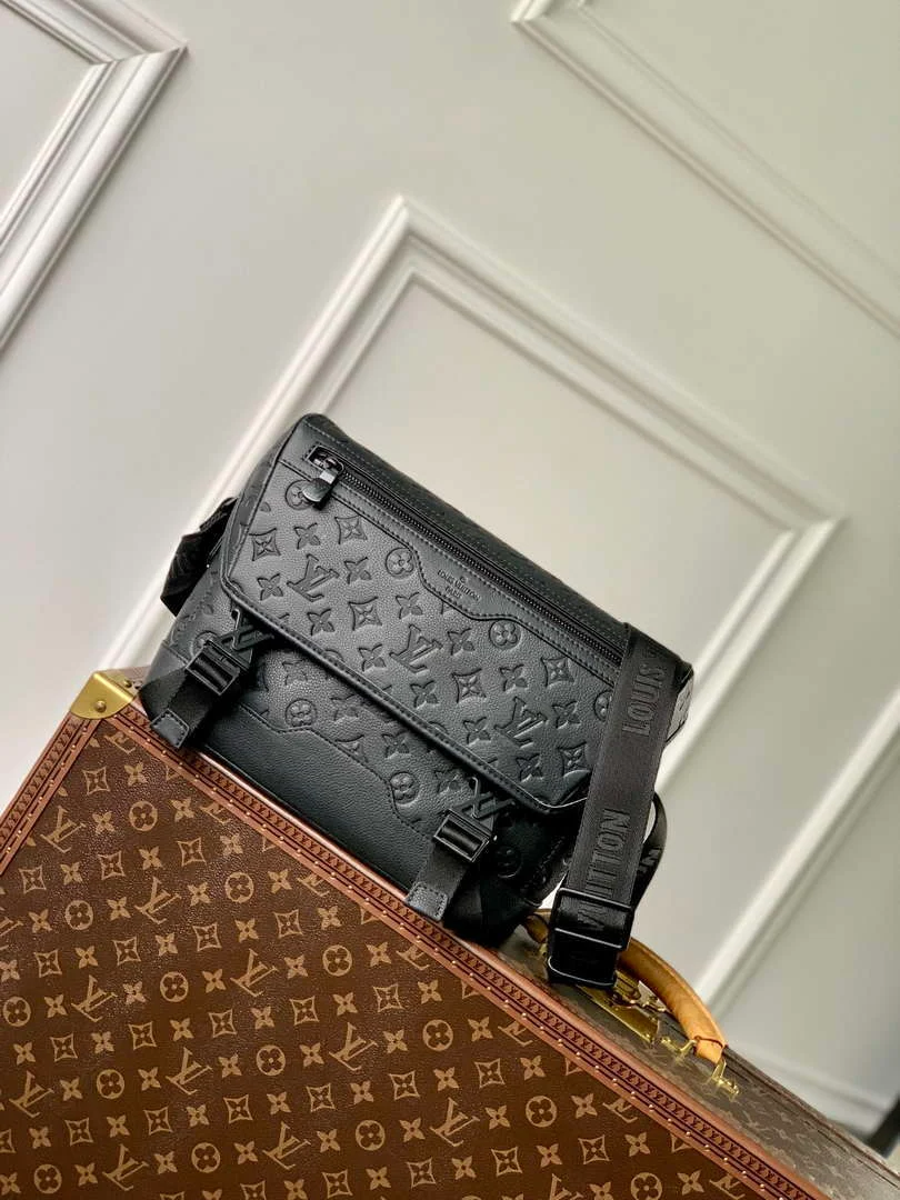 Louis Vuitton LV M25121 Messenger Voyager PM Monogram Shadow