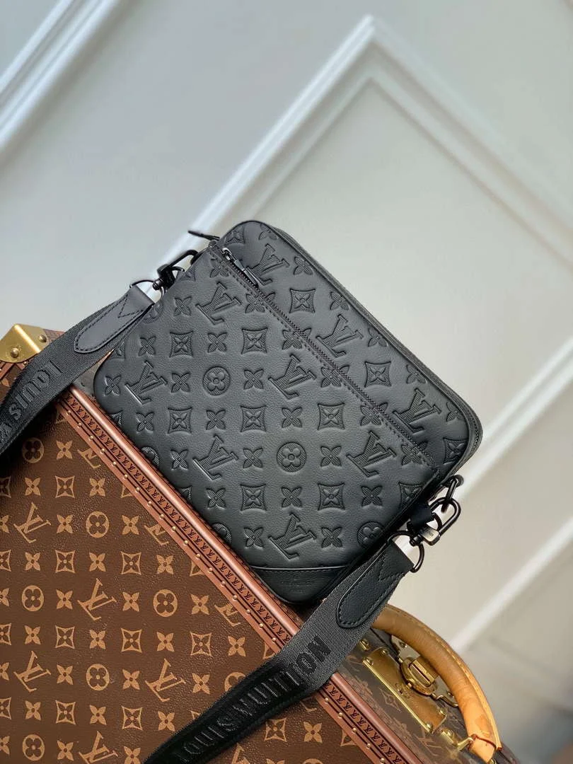 LV M46602 Louis Vuitton Trio Messenger Bag Monogram Shadow Leather